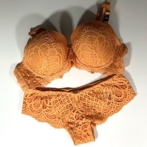 VS Dream Angels Lined Demi + Very Sexy Cheeky NWT